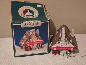 lot 282 image: Christmas Valley Original Collector Series Lighted Village House w Box