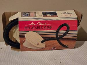 lot 297 image: Air Cloud Inflatable Foot Pump w Box