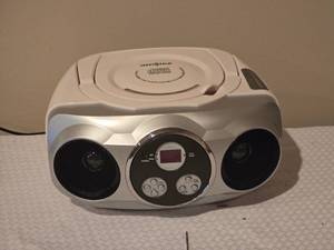 lot 301 image: Insignia CD Player Boombox