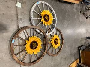 lot 13ET image: University of Minnesota Wagon Wheels (591215)