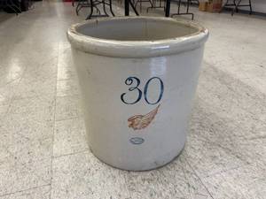 lot 1 image: 30 Gallon Redwing Crock