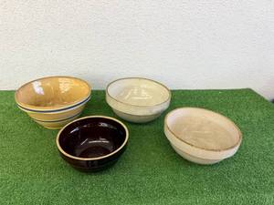 lot 9 image: Pottery Bowls
