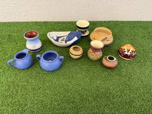 lot 26 image: Mixed Lot Pottery - DiKota & Others
