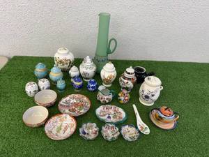 lot 30 image: Mixed VintageCollectibles