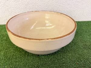 lot 33 image: Red Wing USA Bowl