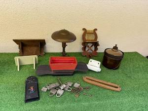 lot 37 image: Mixed Vintage Lot