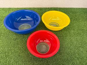 lot 66 image: Pyrex Nesting Bowls