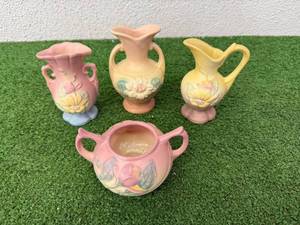 lot 92 image: Hull Pottery