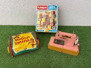 lot 96 image: Toy Sewing Machine, Letter Wood Blocks & Musical Sweeper