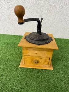 lot 119 image: Coffee Grinder