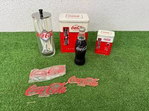 lot 120 image: Coca-Cola Radio, Tins, Straw Holder & Emblems