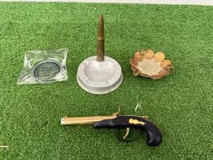 lot 132 image: Ashtrays & Lighter