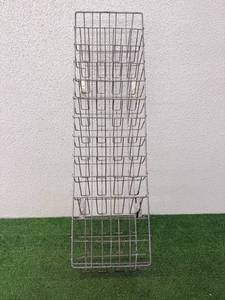 lot 194 image: Vintage Empty Soda Bottle Rack