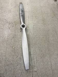 lot 200 image: 6 Airplane Propeller