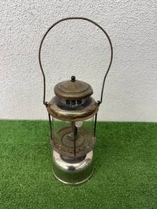 lot 208 image: Coleman Quick Lite Lantern