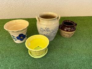 lot 228 image: Pottery