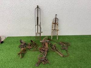 lot 229 image: Traps