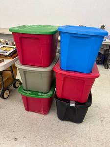 lot 261 image: 6 Totes with Lids