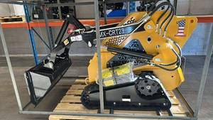lot 32 image: AGT 1 Ton, RATO Engine Mini Skid Steer  MX-CRT23