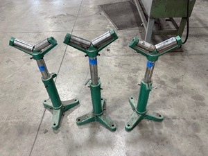 lot 146 image: (3) Adjustable V-head Pipe Roller Stands