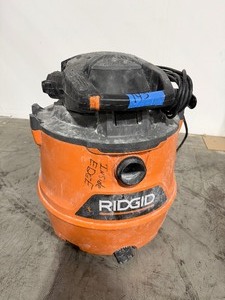 lot 143 image: Ridgid 16-gallon wetdry shop vac