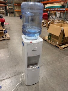 lot 193 image: Vitapur Water cooler VWD365W