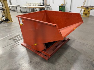 lot 19 image: Meco 2-yard  Self-Dumping Hopper, capacity 4000 pounds