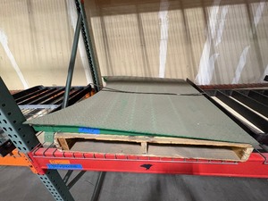 lot 241 image: Loading ramp 4x4