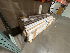 lot 244 image: Cardboard box corners 8 long