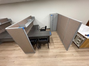 lot 263 image: Privacy workstation with 3 straight panels  and 1 end panel. (2) Hanging shelves. L-shape desk, locker