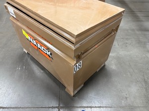 lot 91B image: Knaack Jobsite storage box Model 4830 25.2 Cu. Ft. 30L x 45 W x 29 H