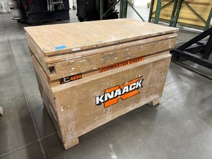 lot 91F image: Knaack Jobsite storage box Model 4830 25.2 Cu. Ft. 30L x 45 W x 29 H