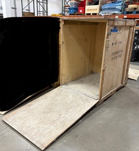 lot 285 image: Enclosed wood crate