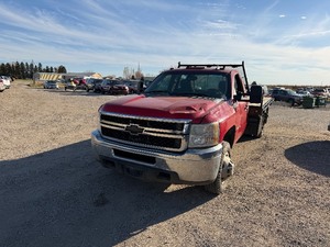 lot 1 image: 2011 Chevrolet Silverado 3500 6.6L Diesel tilt bed