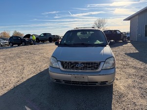 lot 15 image: 2004 Ford Freestar