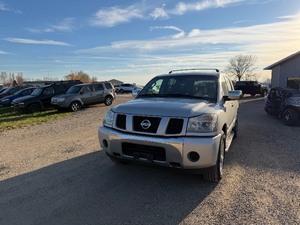 lot 10 image: 2005 Nissan Armada