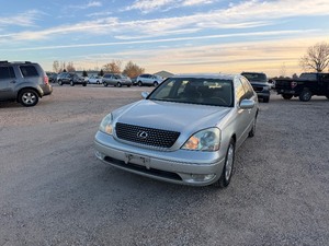 lot 16 image: 2004 Lexus LS 430