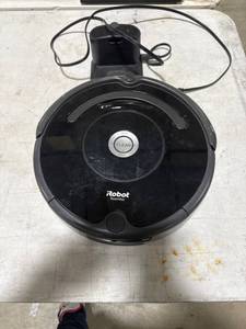 lot 0022 image: iRobot Roomba Vacuum