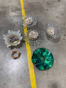 lot 0058 image: Assorted Decorative Items