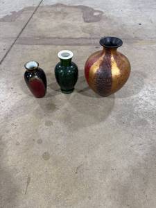 lot 0066 image: Assorted Decorative Vases