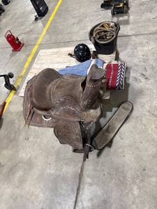 lot 0074 image: Carved Western Horse Saddle