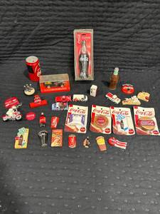 lot 0080 image: Assorted Coca-Cola Collectibles
