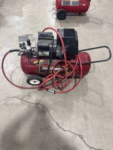 lot 0138 image: Portable Air Compressor