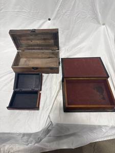 lot 0167 image: Decorative Storage Boxes