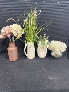 lot 0169 image: Artificial Floral Arrangements