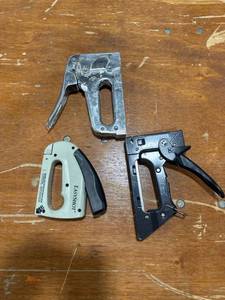 lot 0181 image: Assorted Staple Guns