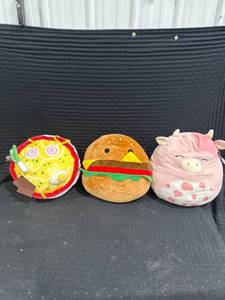 lot 0194 image: Food & Animal Plush Toys