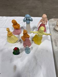 lot 0198 image: Collection of Plastic Figurines