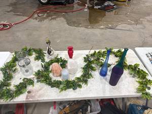 lot 0218 image: Decorative Garlands and Ornaments