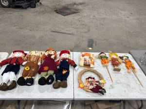 lot 0228 image: Autumn Scarecrow Decorations